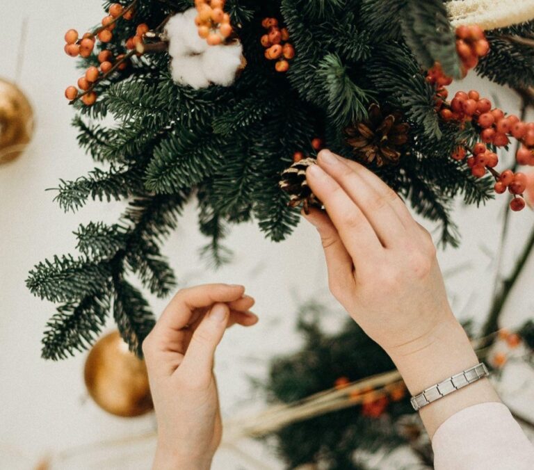 The Magic of Christmas Wreaths and a 9ft Flocked Tree